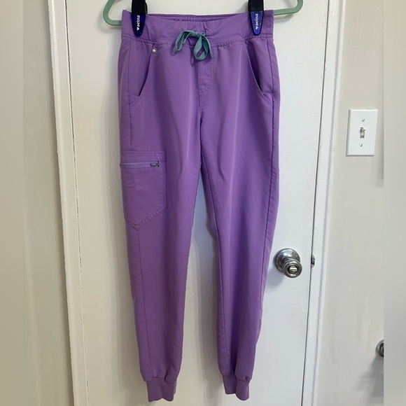 FIGS Scrub Set - Picture 7 of 13